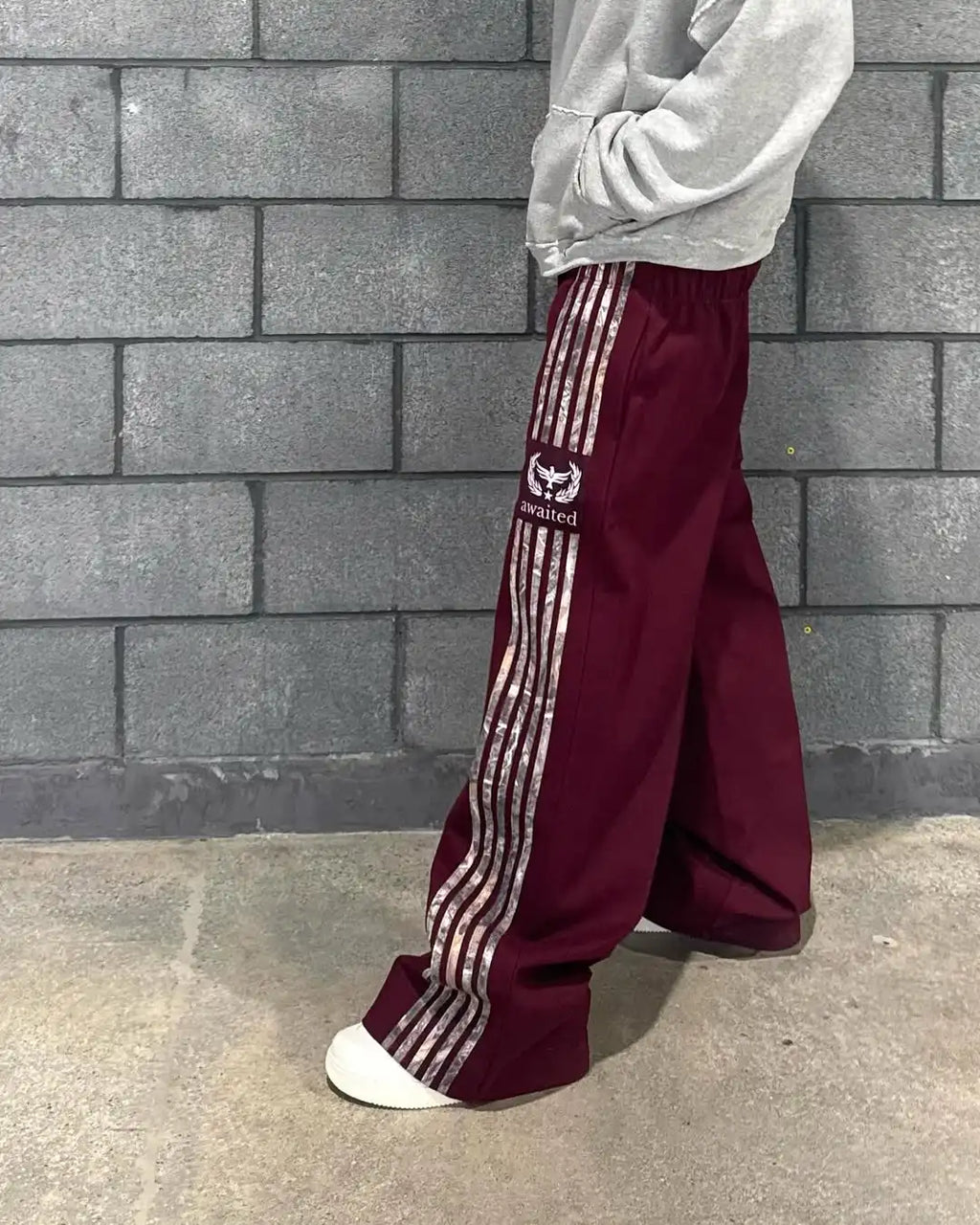 New retro men jogging pants embroidered embroidered sweatpants ins gothic hip-hop streetwear casual loose sagging pants